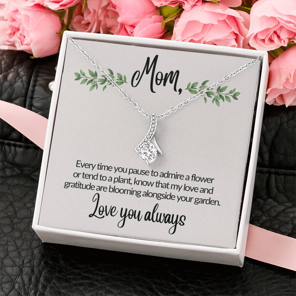 GREEN THUMB MOM Alluring Beauty Necklace