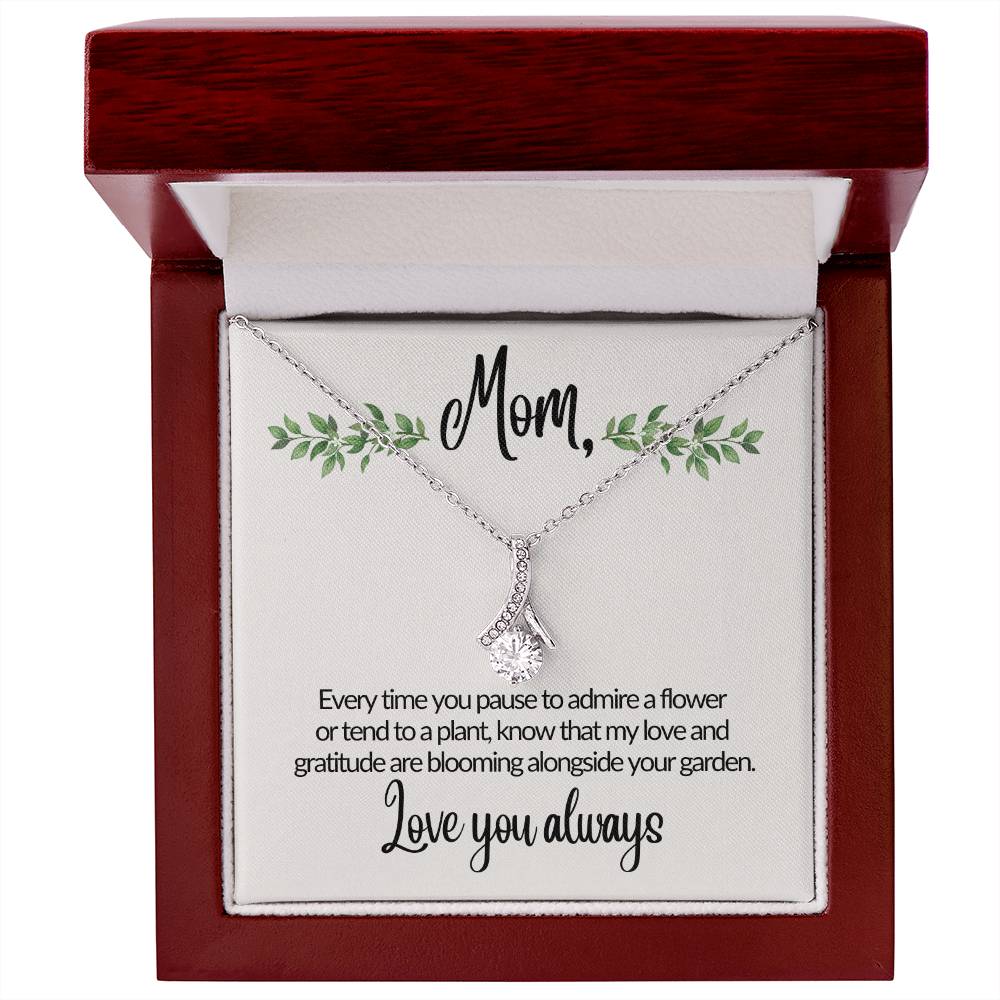 GREEN THUMB MOM Alluring Beauty Necklace