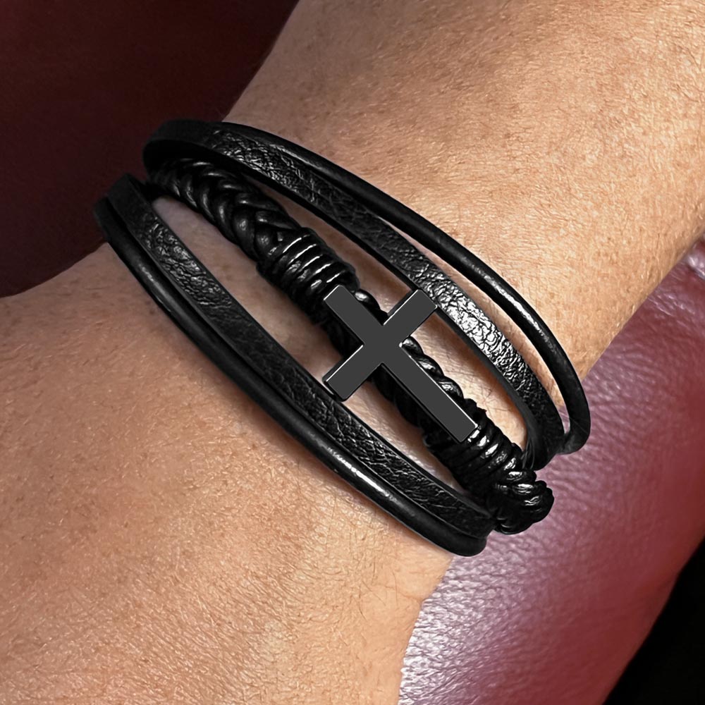 GRADUATION TRIUMPH Vegan leather cross bracelet